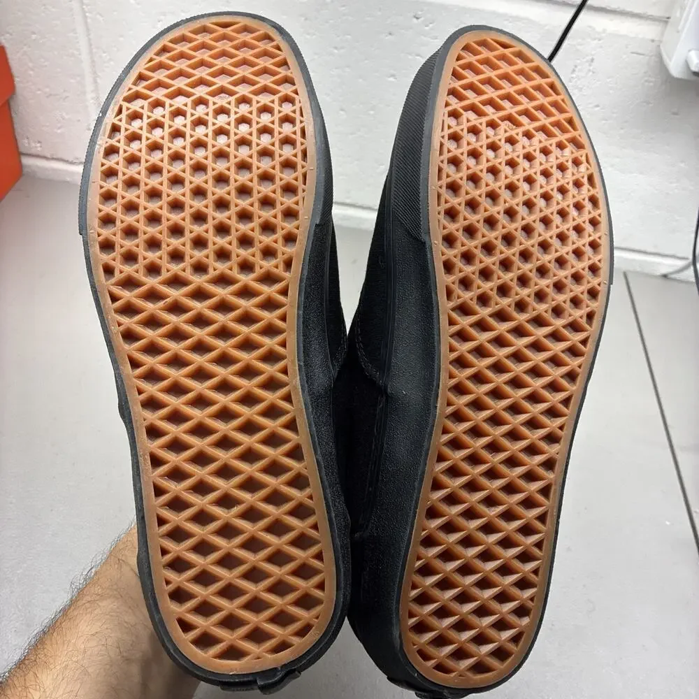 New Vans Doheny Black - Size 11 Women’s VN0A3MTF186 No Box